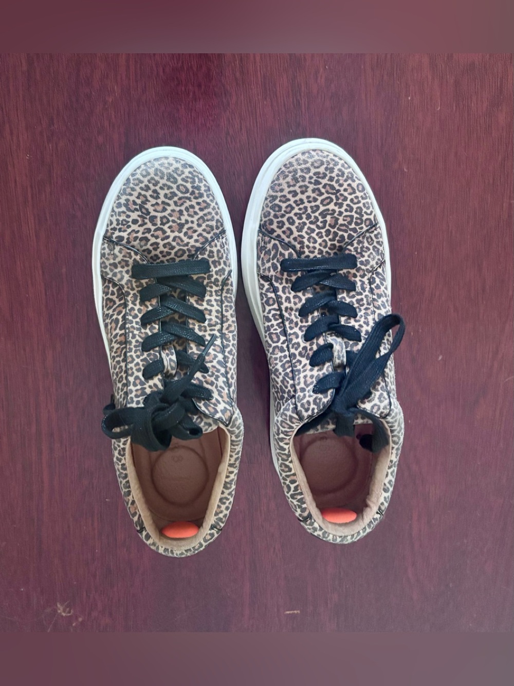 Gentle Souls Rosette Sneakers by Kenneth Cole Size-9